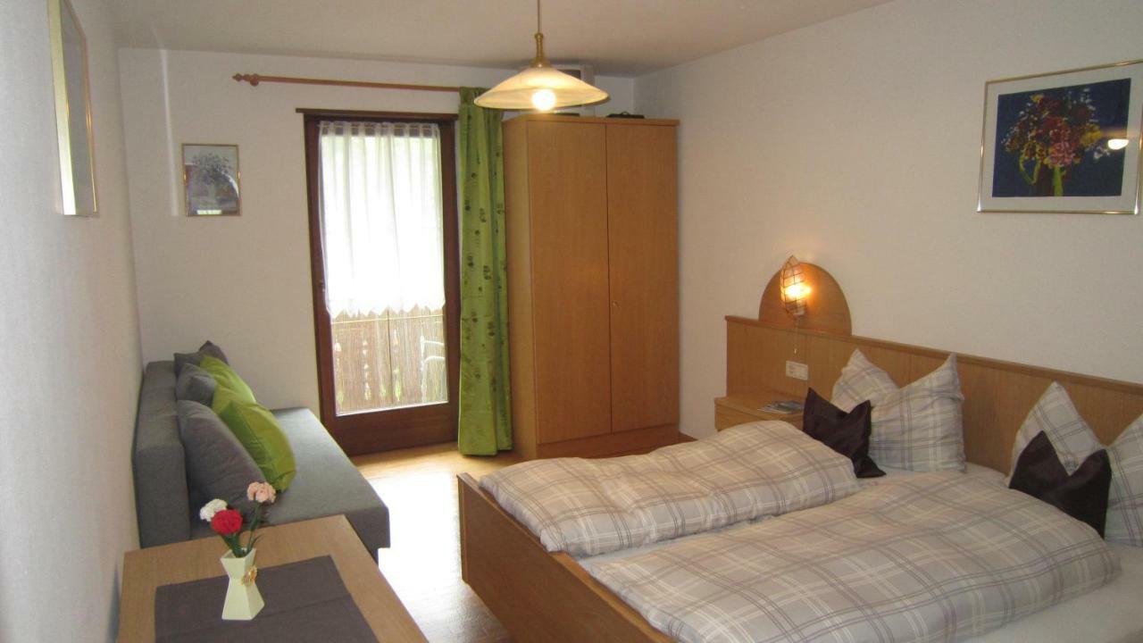 Ferienhaus-Gruenfelder ลูซอน ภายนอก รูปภาพ