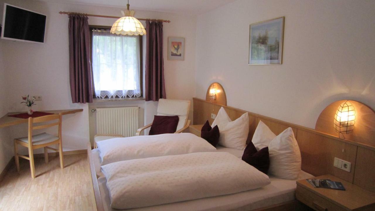 Ferienhaus-Gruenfelder ลูซอน ภายนอก รูปภาพ
